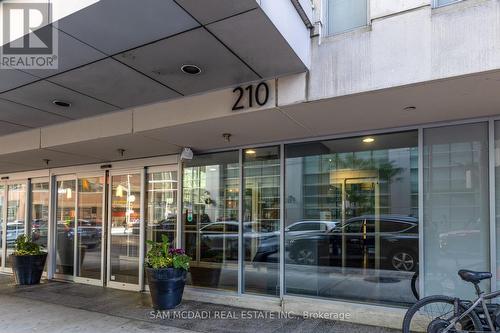 611 - 210 Victoria Street, Toronto, ON - Outdoor