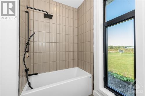 3987 Perennial Way, Greely, ON - Indoor Photo Showing Bathroom