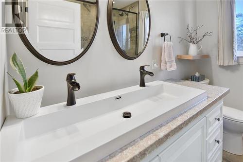 37 Kellys Road, Rideau Lakes, ON - Indoor Photo Showing Bathroom