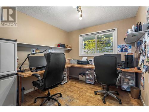 170 Mars Road, Kelowna, BC - Indoor Photo Showing Office