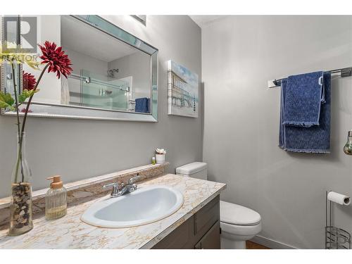 170 Mars Road, Kelowna, BC - Indoor Photo Showing Bathroom