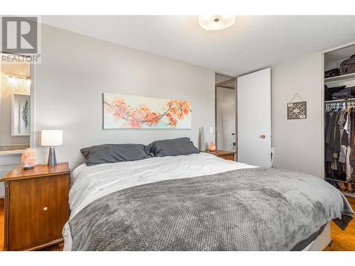 170 Mars Road, Kelowna, BC - Indoor Photo Showing Bedroom