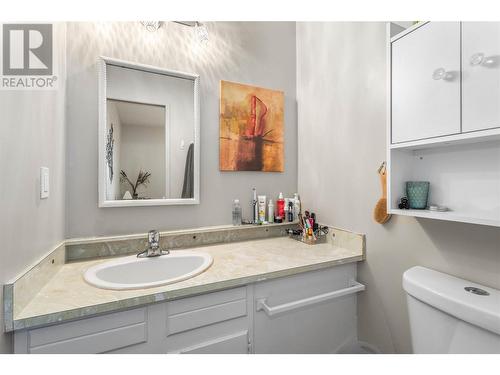 170 Mars Road, Kelowna, BC - Indoor Photo Showing Bathroom