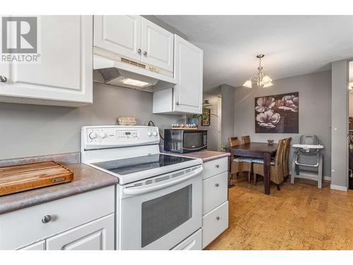 170 Mars Road, Kelowna, BC - Indoor Photo Showing Kitchen