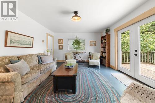 1701 County 7 Road, Prince Edward County (Picton), ON - Indoor Photo Showing Living Room