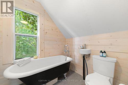 1701 County 7 Road, Prince Edward County (Picton), ON - Indoor Photo Showing Bathroom