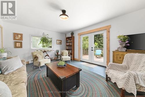 1701 County 7 Road, Prince Edward County (Picton), ON - Indoor Photo Showing Living Room