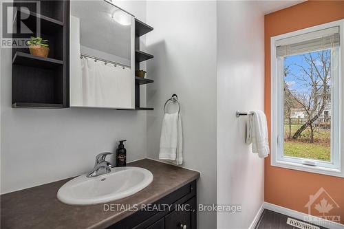 1975 Kingsley Street, Clarence-Rockland, ON - Indoor Photo Showing Bathroom