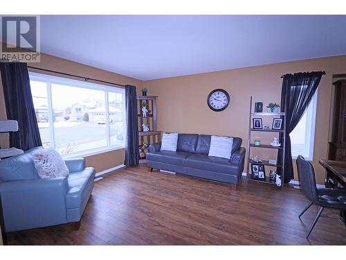 2160 Brycen Place, Grand Forks, BC - Indoor Photo Showing Living Room