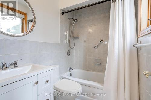 21 Gailmont Drive, Hamilton, ON - Indoor Photo Showing Bathroom