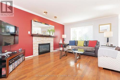 26 Eastview Crescent, Orangeville, ON - Indoor Photo Showing Living Room With Fireplace