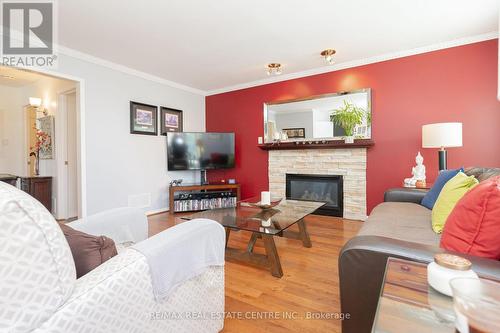 26 Eastview Crescent, Orangeville, ON - Indoor Photo Showing Living Room With Fireplace