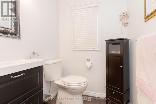 26 Eastview Crescent, Orangeville, ON - Indoor Photo Showing Bathroom