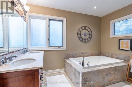 1351 Hazelton Boulevard, Burlington, ON - Indoor Photo Showing Bathroom