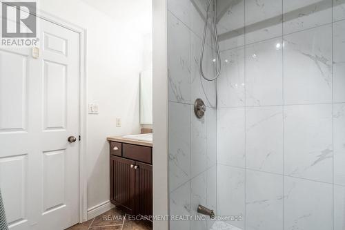 1351 Hazelton Boulevard, Burlington, ON - Indoor Photo Showing Bathroom