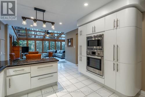 1351 Hazelton Boulevard, Burlington, ON - Indoor Photo Showing Kitchen