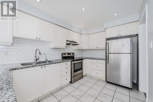 102 Watermill Street, Kitchener, ON - Indoor Photo Showing Kitchen With Upgraded Kitchen