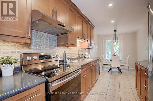 77 Greenbelt Crescent, Richmond Hill, ON - Indoor Photo Showing Kitchen With Double Sink