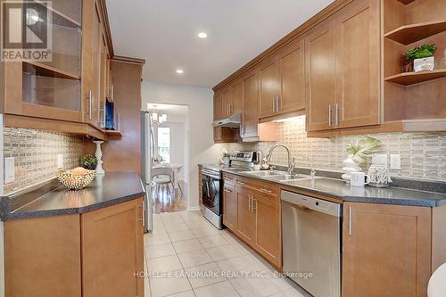 77 Greenbelt Crescent, Richmond Hill, ON - Indoor Photo Showing Kitchen With Double Sink