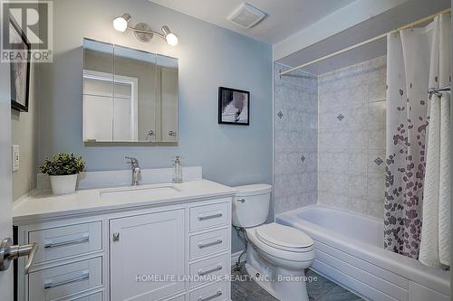 77 Greenbelt Crescent, Richmond Hill, ON - Indoor Photo Showing Bathroom