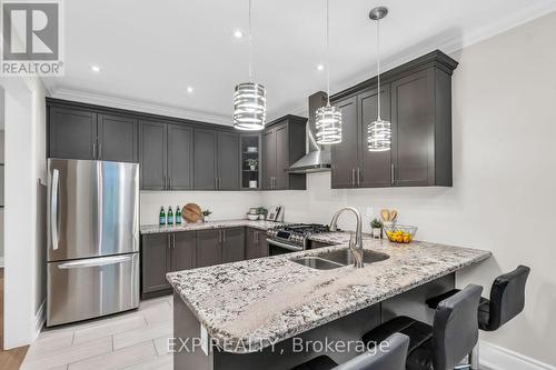 30 Bamburg Street, Georgina, ON - Indoor Photo Showing Kitchen With Double Sink With Upgraded Kitchen