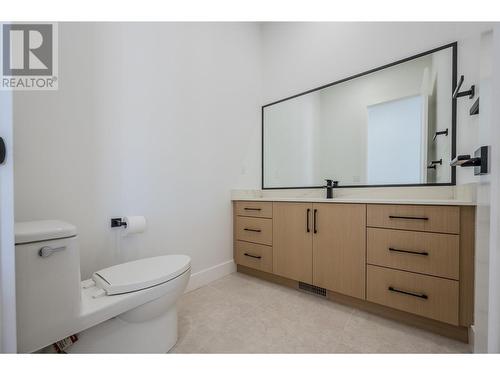 3304 Evergreen Drive, Penticton, BC - Indoor Photo Showing Bathroom