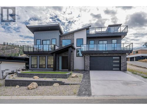 3304 Evergreen Drive, Penticton, BC - Outdoor With Facade