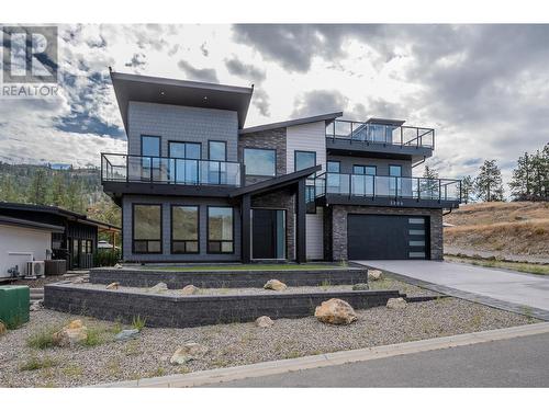 3304 Evergreen Drive, Penticton, BC - Outdoor