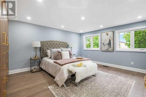 11 Michael Drive, Richmond Hill, ON - Indoor Photo Showing Bedroom