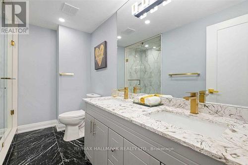 11 Michael Drive, Richmond Hill, ON - Indoor Photo Showing Bathroom