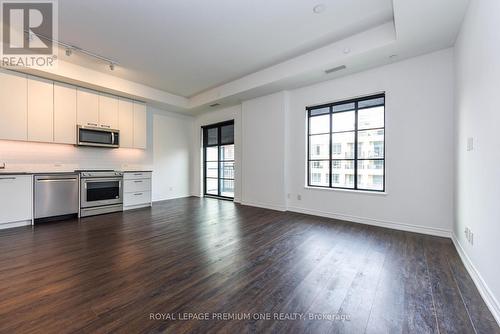 512 - 571 Prince Edward Drive N, Toronto, ON - Indoor Photo Showing Kitchen