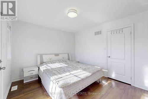 8 Lantern Court, Toronto, ON - Indoor Photo Showing Bedroom