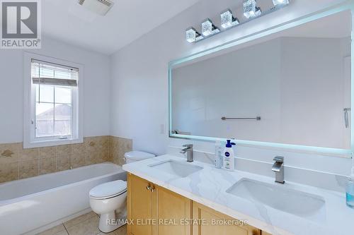 8 Lantern Court, Toronto, ON - Indoor Photo Showing Bathroom