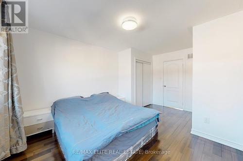 8 Lantern Court, Toronto, ON - Indoor Photo Showing Bedroom