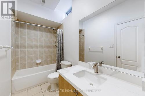 8 Lantern Court, Toronto, ON - Indoor Photo Showing Bathroom