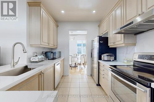 8 Lantern Court, Toronto, ON - Indoor Photo Showing Kitchen