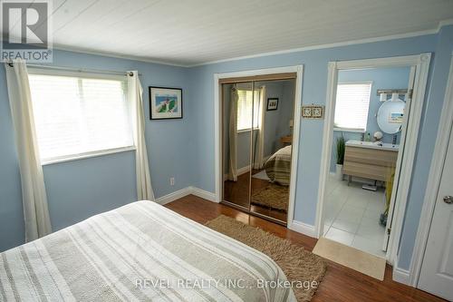 403 Apache Street, Huron-Kinloss, ON - Indoor Photo Showing Bedroom