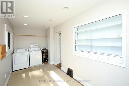 106 Oshawa Boulevard N, Oshawa, ON - Indoor Photo Showing Laundry Room