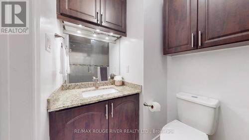 87 St Thomas Street, Whitby, ON - Indoor Photo Showing Bathroom