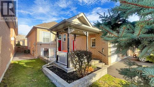 87 St Thomas Street, Whitby, ON - Outdoor