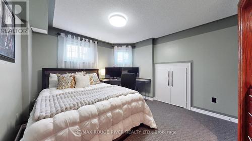 87 St Thomas Street, Whitby, ON - Indoor Photo Showing Bedroom