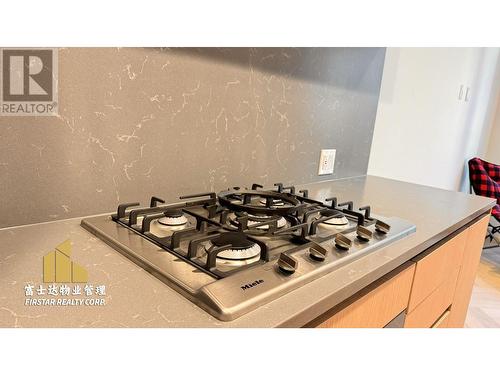 1X 6788 Oak Street, Vancouver, BC - Indoor Photo Showing Kitchen