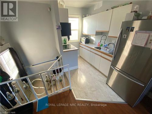 7 Josephine Street, St. Catharines (458 - Western Hill), ON - Indoor Photo Showing Kitchen