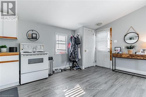 7 Josephine Street, St. Catharines (458 - Western Hill), ON - Indoor Photo Showing Kitchen