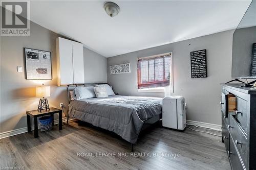 7 Josephine Street, St. Catharines (458 - Western Hill), ON - Indoor Photo Showing Bedroom