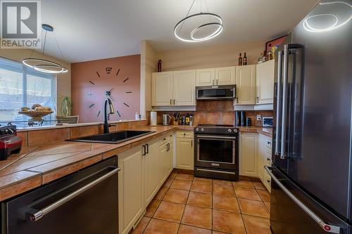 Kitchen - 2365 Abbeyglen Way Unit# 8 Lot# 8, Kamloops, BC - Indoor Photo Showing Kitchen