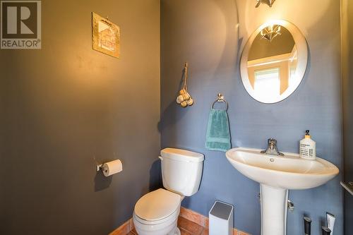 Main Level Powder Room - 2365 Abbeyglen Way Unit# 8 Lot# 8, Kamloops, BC - Indoor Photo Showing Bathroom