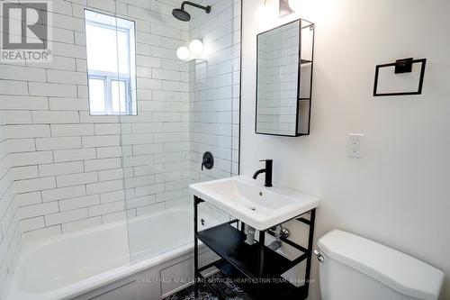 301 - 420 Eglinton Avenue E, Toronto, ON - Indoor Photo Showing Bathroom