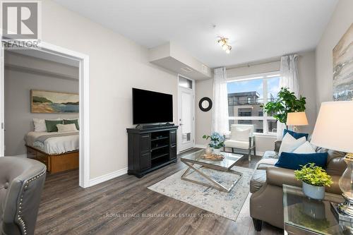 314 - 40 Esplanade Lane, Grimsby, ON - Indoor Photo Showing Living Room