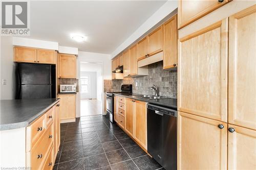 2925 Garnethill Way, Oakville, ON - Indoor Photo Showing Kitchen